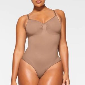 SEAMLESS SCULPT BRIEF BODYSUIT